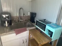 Tiny space living Cozy studio in lovely Fresno with AC, WiFi