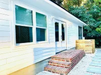 Enchanted Silverlight Cottage in Park Circle, North Charleston, SC