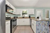 Prime Location!2-bedroom townhome in delightful Kennesaw minutes from KSU