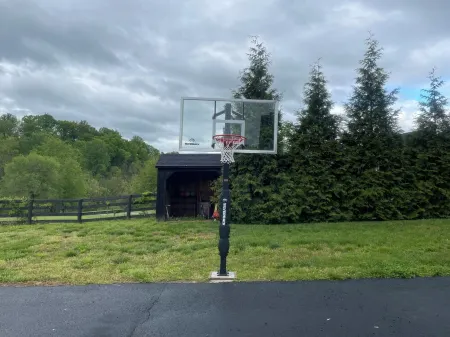 Large Modern House, Wine Country, Delaplane, VA Отели в г. Фокир