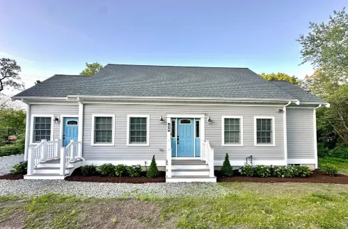 3-bedroom house in charming Dennis minutes to Corporation Beach. Relax & unwind.