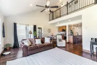 Peaceful Mountain Retreat that sleeps 7, views of Pagosa Peak & Bonus Workspace!