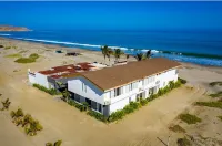 Luxurious Beachfront  6-bedroom house with WiFi, AC in brilliant Ñuro Hotels in 