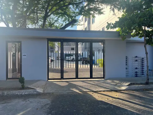 Delonix New Cozy 3-bedroom condo with WiFi & AC in Santa Cruz