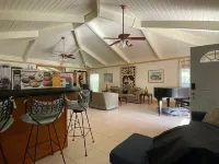 2Br near Coral Beach- Coconut Villa, hear the waves and relax!