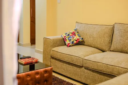 Modern 1-bedroom apartment in welcoming Ruiru with WiFi, Working table