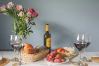 Thorpe Park Lodge | Ground Floor Detached + 2 Free Gated Parking Spaces Hotels in Egham