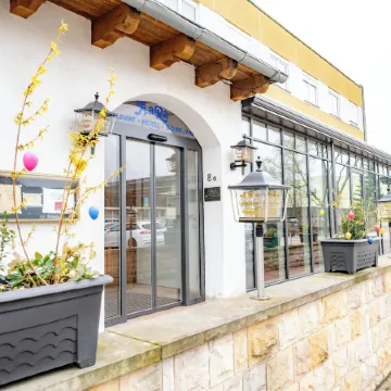 AaRa Hotel Отели рядом с достопримечательностью «Дрезденская пустошь»
