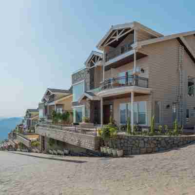 ELIVAAS Prive The Royce Hotel Exterior