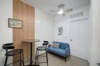 Charming 1-bedroom aFLL apartment near Sawgrass & Hard Rock with WiFi, AC.