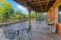 Frio Rivers Edge In The Heart Of Hill Country 3 Bedroom Cabin