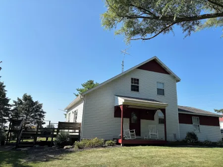Farmhouse in Beautiful Country Setting Close to Purdue