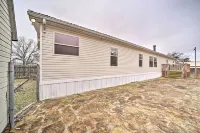 Eufaula Escape w/ Deck - Steps to Lake! - Homestays