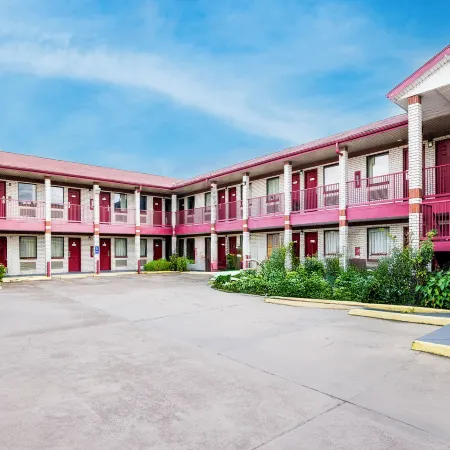 Hotel O Luxury Inn Channelview Baytown I-10
