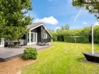 "Lissi" - 3.5km from the sea Hotels in Brovst