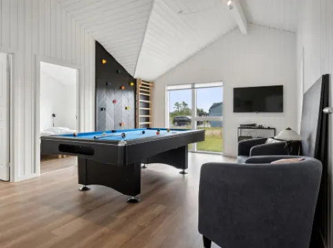 "Henke" - 475m from the sea