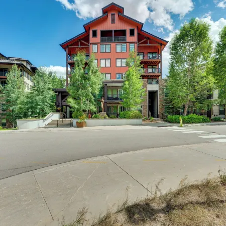Ski-in/Ski-Out Winter Park Condo w/ Balcony