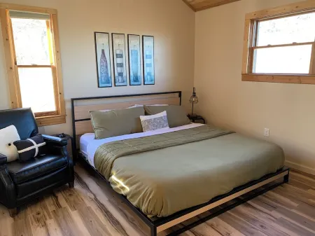 Welcome to Mt. Chillmore.  Walking Distance to the Ski Resort!