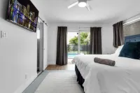 617 NW 30 CT 游泳池庭院 五臥室 三浴室 火坑 停車位3個