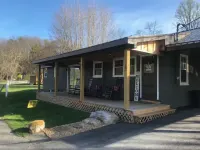 TrailSide Cottage, Damascus VA- directly on the Virginia Creeper Trail