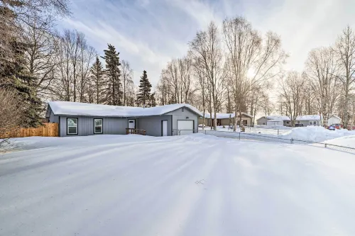 Kenai Home w/ Fireplace < 10 Mi to Big Eddy! - WiFi