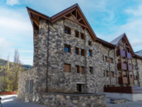 Stone House near Cerler Ski Resort Hotéis em Benasque