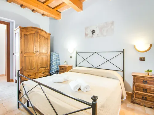 Farmhouse in Marche with Panoramic Views