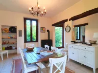 Elegant Villa with private garden in Castello Hotels in Castelveccana