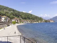 Cozy Hideaway Above Lake Como Hotels in San Siro