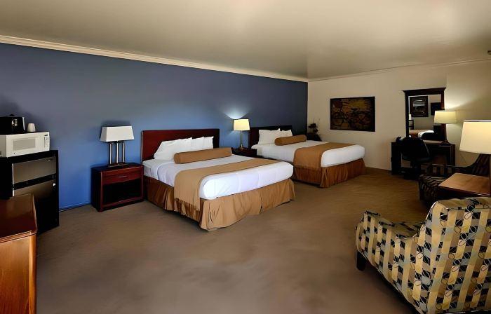 Econo Lodge Inn & Suites Vernal Near Dinosaur Monument