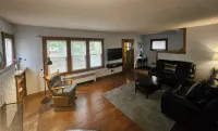 Pet and family friendly-3 bedroom home-MSU Campus 10 min away!