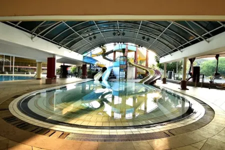 Hotel Sendang Sari Отели в г. Batang