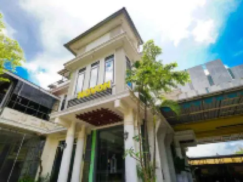 Tripletree Novon Family Hotel Hotels in Blimbing