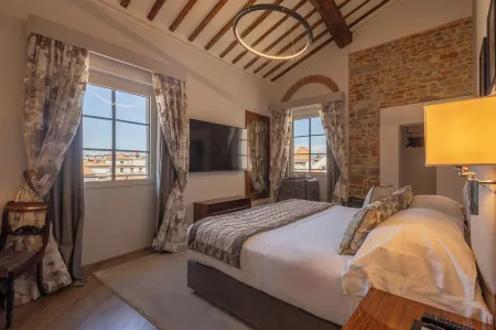 Donati Luxury Tower Suites Отели рядом с достопримечательностью «San Felice in Piazza»