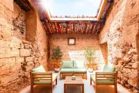 Cozy duplex - patio - sleeps 6 - historic village