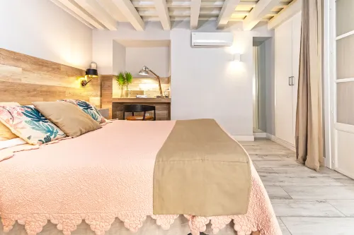 Beautiful apartment with balcony in city center. Plaza España II - 3-Star