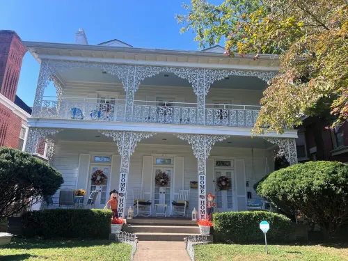 Circa 1891 Historic Governors Inn now available for private stays or events 애슐랜드 호텔