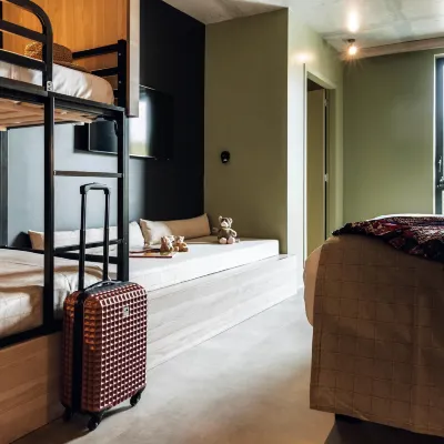 宜必思尚品拉羅歇爾中心火車站飯店 拉羅切利機場附近的飯店