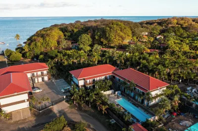 Le Village de la Pointe Hotel a 