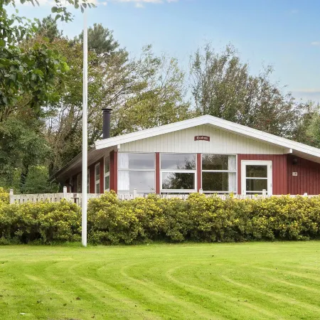 8 person holiday home in Struer-By Traum