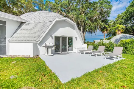 Sumner Lake House 2 Bedrooms Отели в г. Клермонт