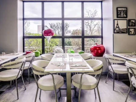 Hôtel Mercure Cergy-Pontoise Centre Отели рядом с достопримечательностью «GOPARK INTERIEUR - Paintball, Laser Game et trampolines parc»