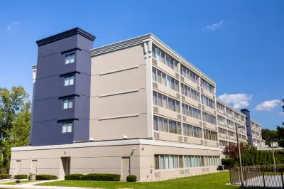 DoubleTree by Hilton Hotel Tinton Falls - Eatontown Hotels in Tinton Falls