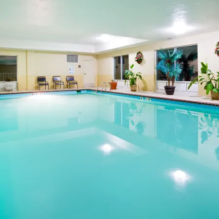 Holiday Inn Express & Suites LONDON by IHG
