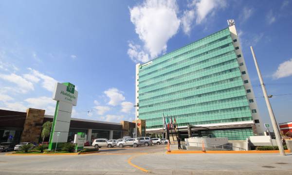 Holiday Inn & Suites Leon Plaza Mayor by IHG