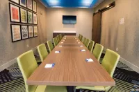 Holiday Inn Express & Suites MISHAWAKA - SOUTH BEND by IHG - parking
