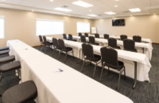 Holiday Inn Express & Suites AUBURN by IHG