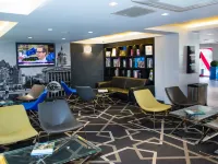 Roomzzz Nottingham City Hotels near Highfields Park