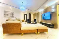 2 Bed Apartment Sleeps 4 - Pool - Free Parking - Ocean View