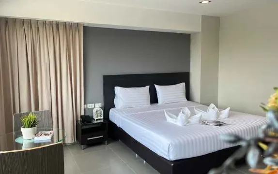 ห้องดีลักซ์ที่มีวิวเมือง (ปลอดสูบบุหรี่)